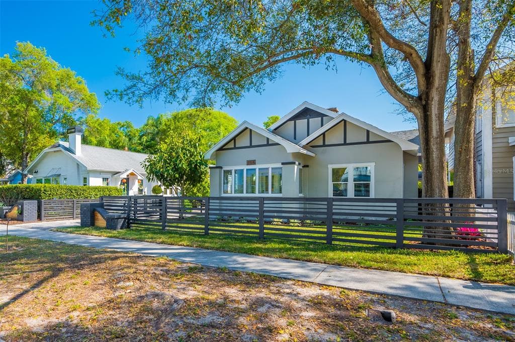 754 32ND AVENUE N ST PETERSBURG, FL 33704