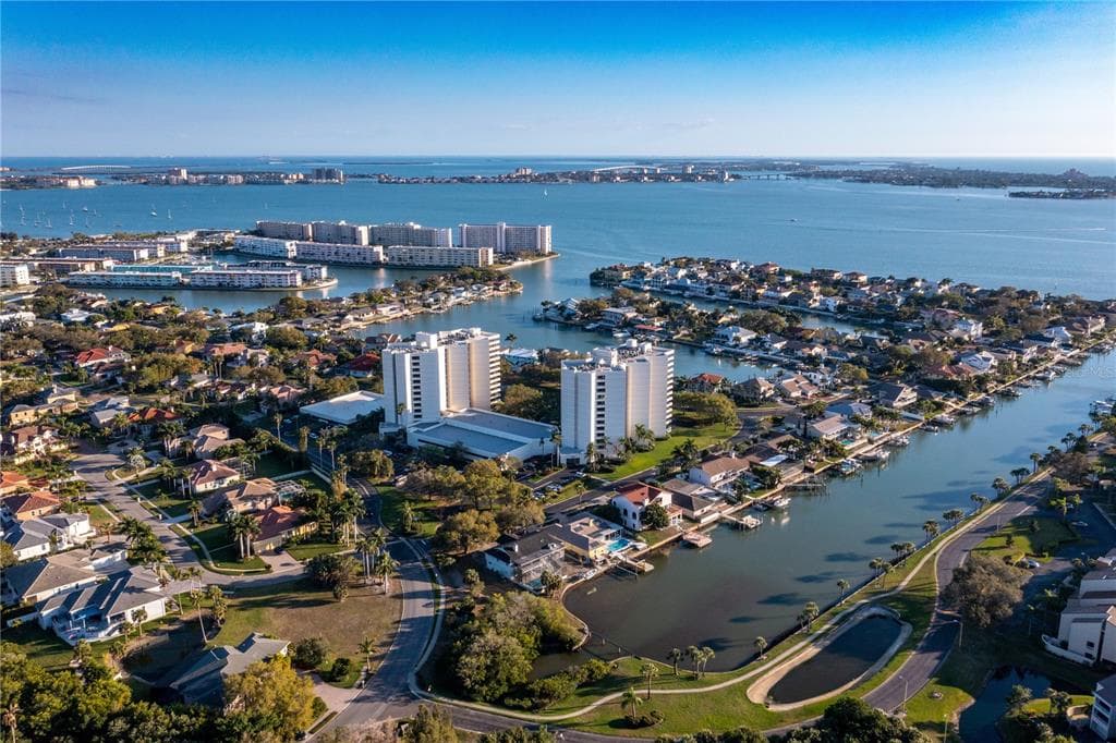 5940 PELICAN BAY PLAZA S UNIT 403 GULFPORT, FL 33707