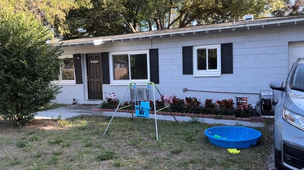 8362 FLAME VINE AVENUE SEMINOLE, FL 33777