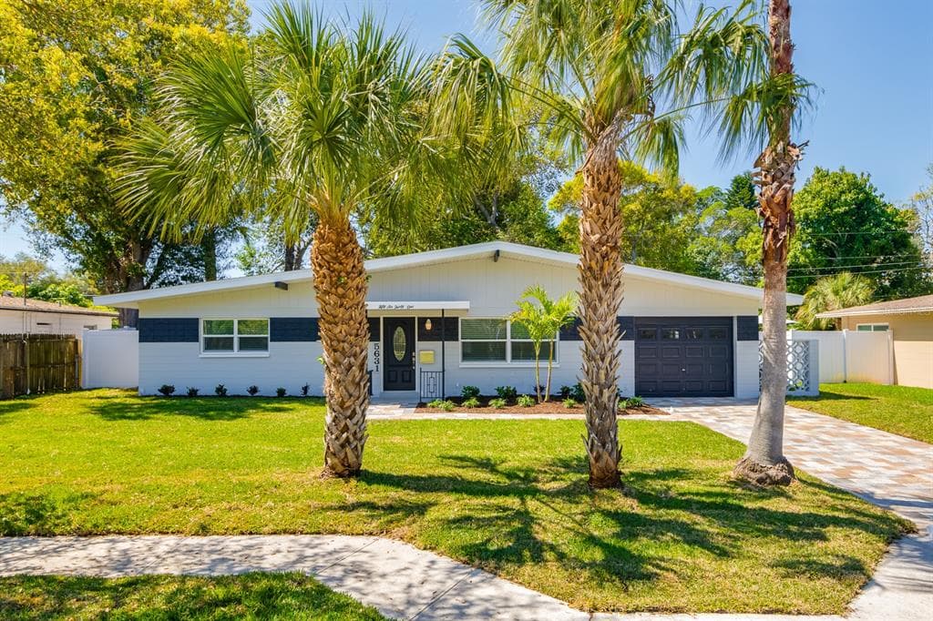 5631 4TH STREET S ST PETERSBURG, FL 33705