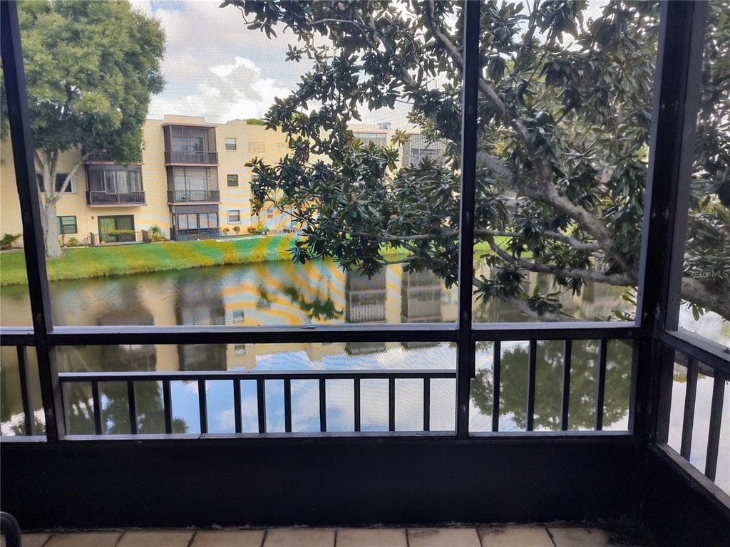 7941 58TH AVENUE N UNIT 206 ST PETERSBURG, FL 33709
