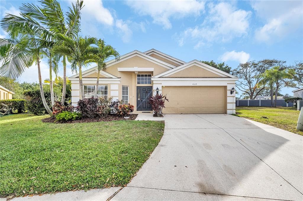 4509 ABACOS PLACE BRADENTON, FL 34203