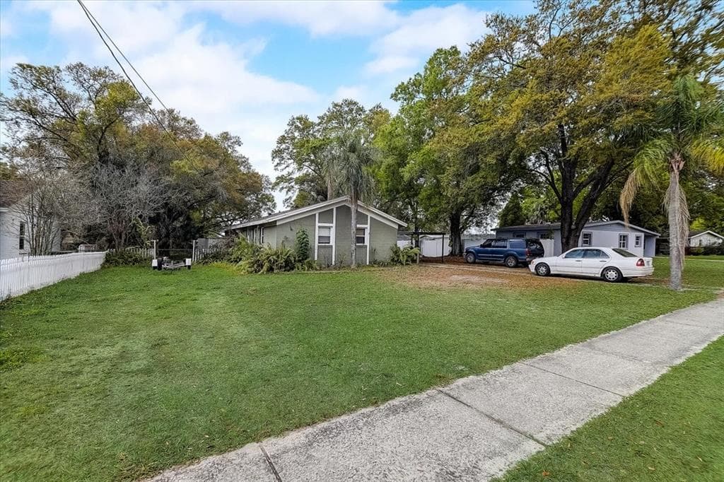 6613 TRAVIS BOULEVARD TAMPA, FL 33610