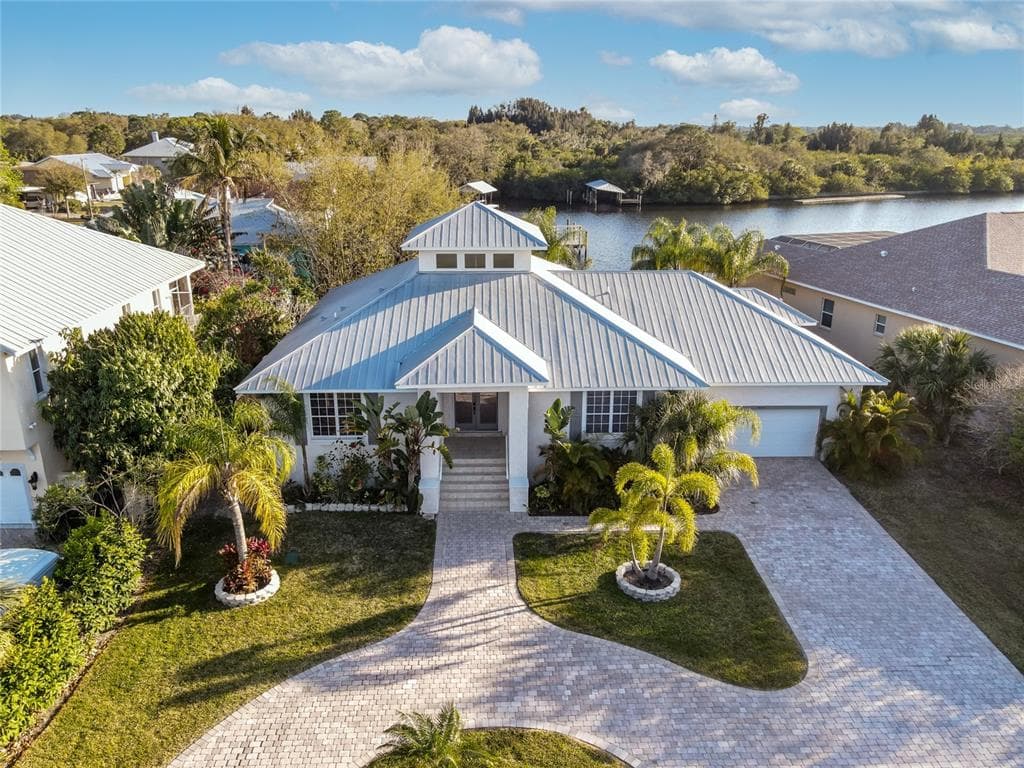 1404 DEIRDRE DRIVE RUSKIN, FL 33570