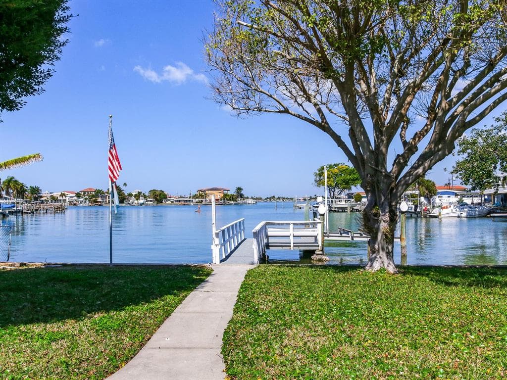 408 161ST AVENUE REDINGTON BEACH, FL 33708