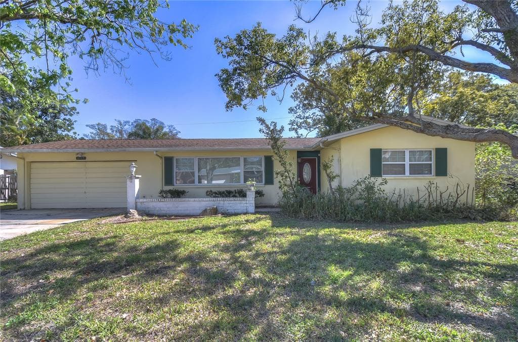 1017 GERSHWIN DRIVE LARGO, FL 33771