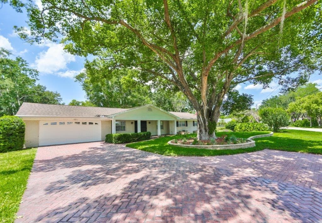 15110 LAKE MAGDALENE BOULEVARD TAMPA, FL 33618
