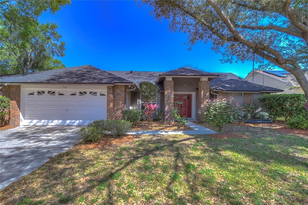 908 WICKETRUN DRIVE BRANDON, FL 33510