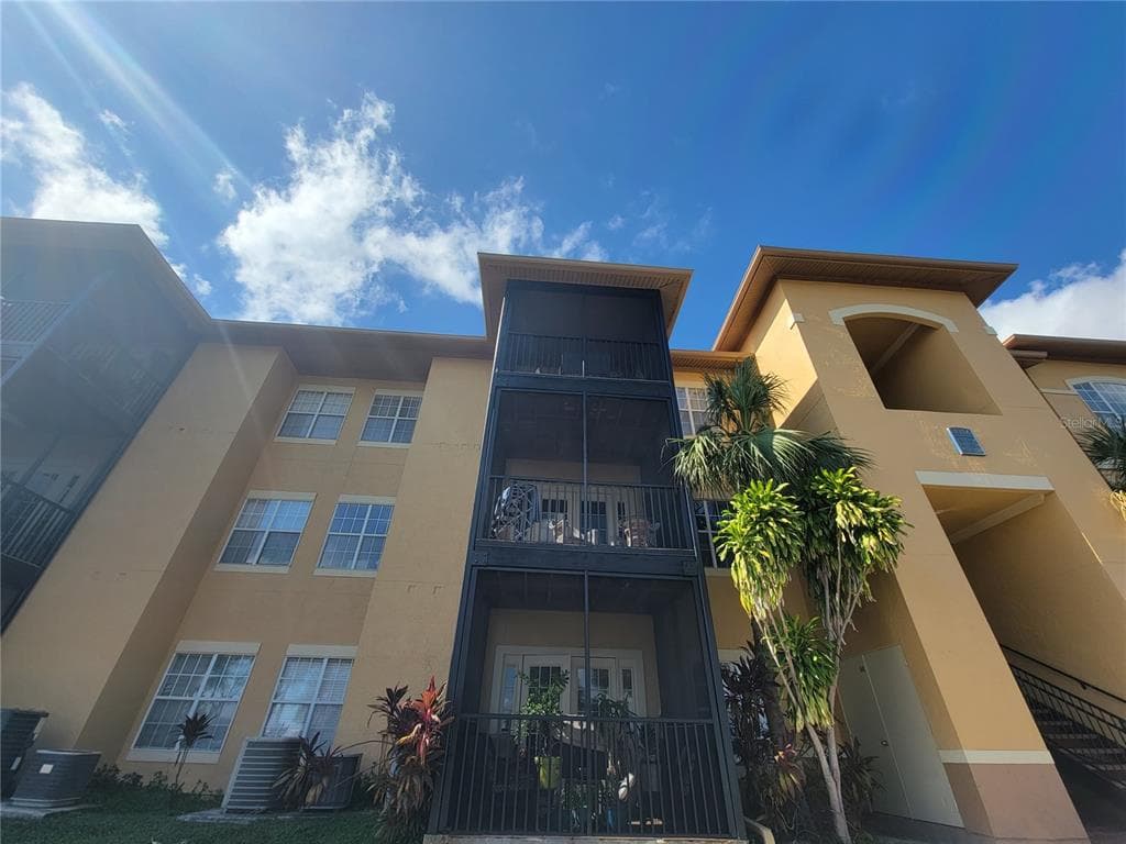 4306 BAYSIDE VILLAGE DRIVE UNIT 102 TAMPA, FL 33615