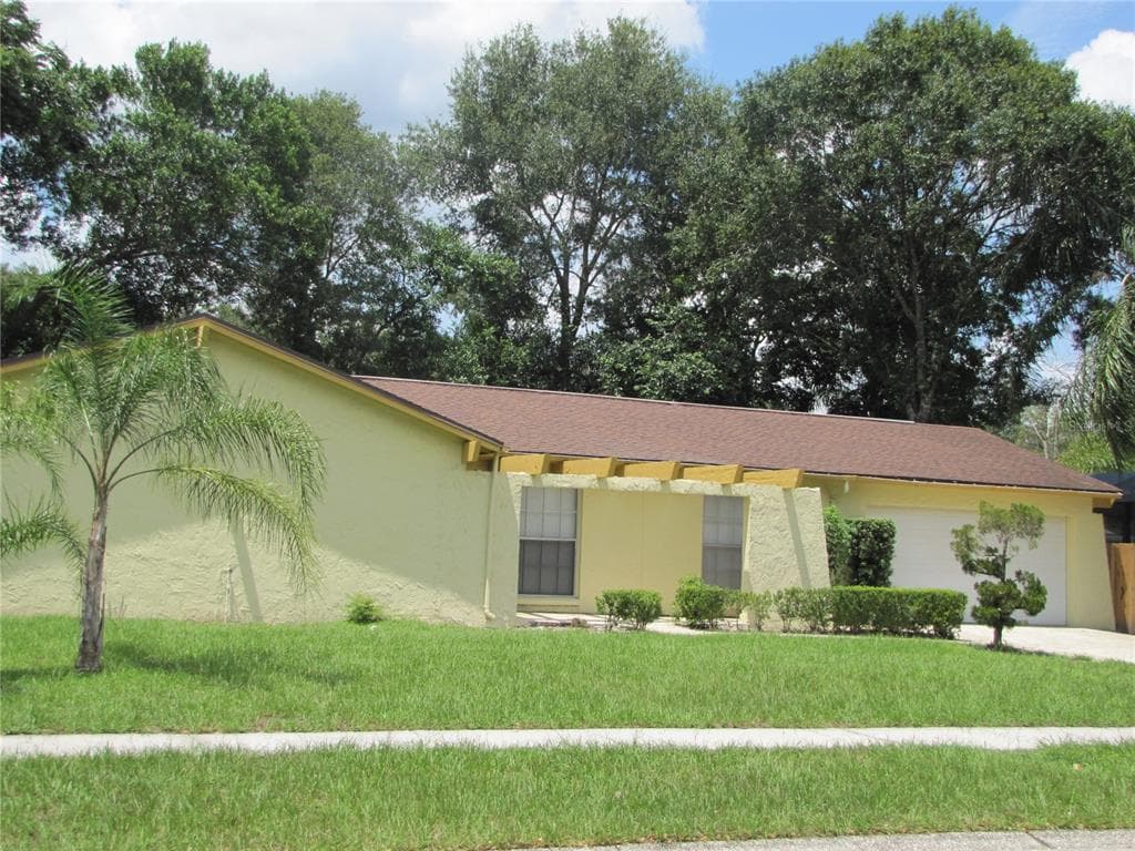 505 LANTERN CIRCLE TEMPLE TERRACE, FL 33617