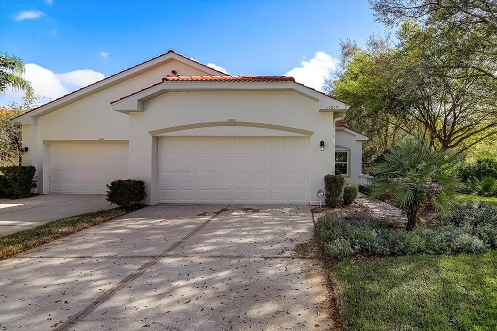 10209 DEVONSHIRE LAKE DRIVE TAMPA, FL 33647