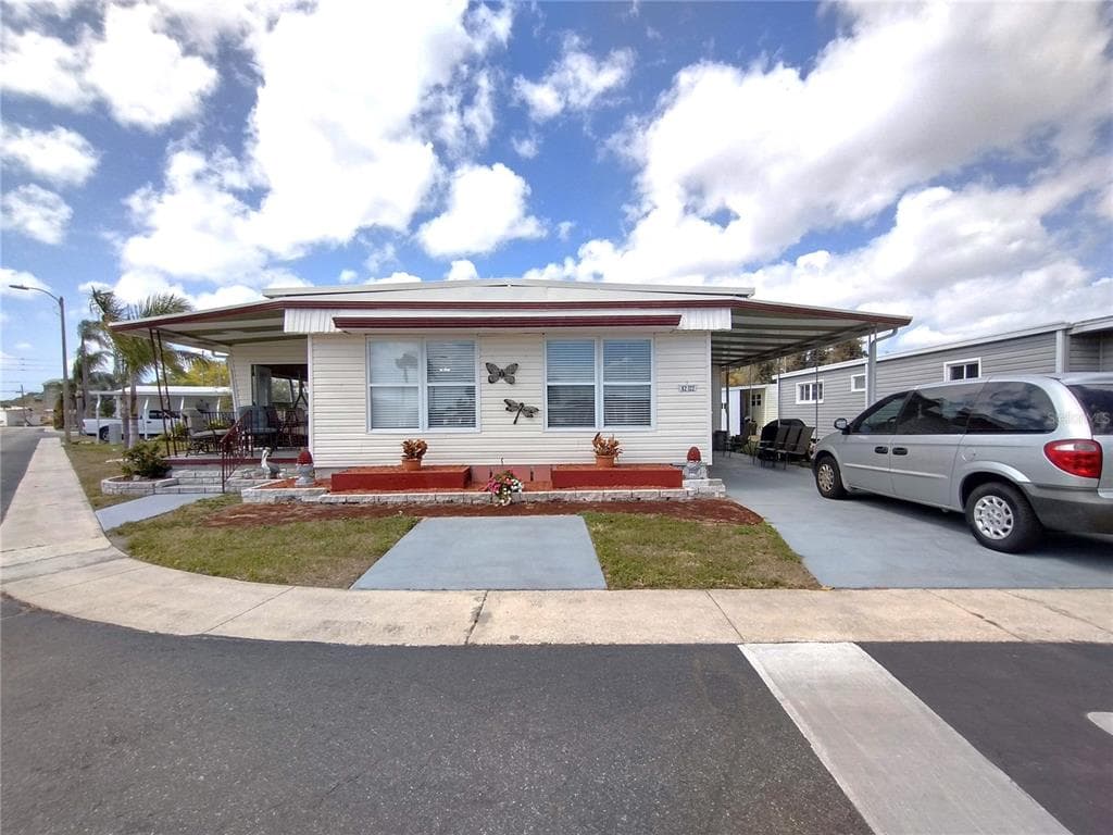 82122 B STREET N UNIT 122 PINELLAS PARK, FL 33781