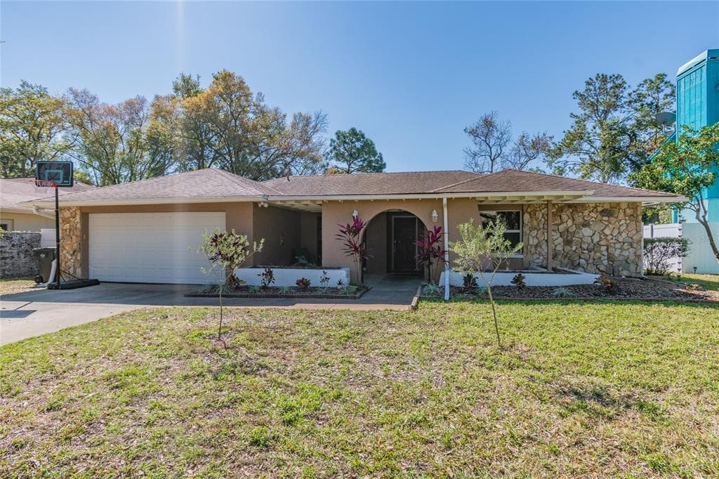 4618 LANDSCAPE DRIVE TAMPA, FL 33624