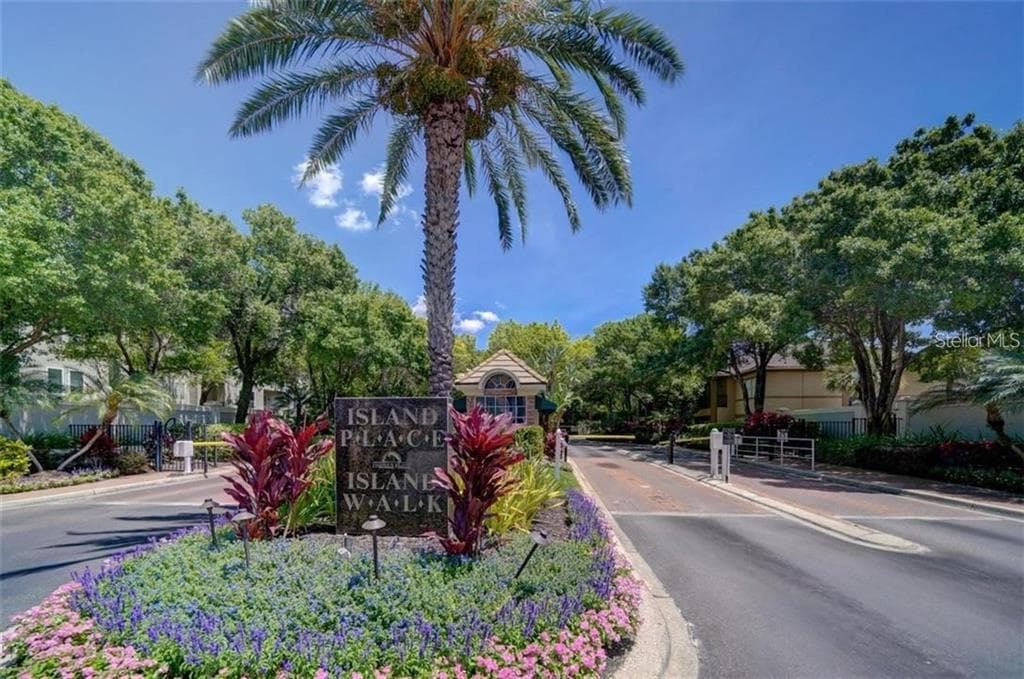 717 MAINSAIL DRIVE TAMPA, FL 33602