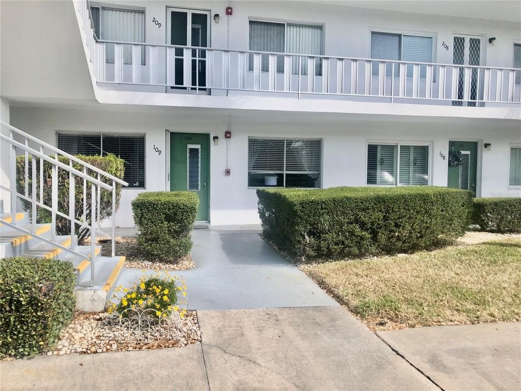 11251 80TH AVENUE UNIT 109 SEMINOLE, FL 33772