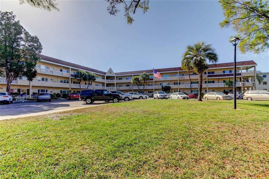 2040 WORLD PARKWAY BOULEVARD UNIT 40 CLEARWATER, FL 33763