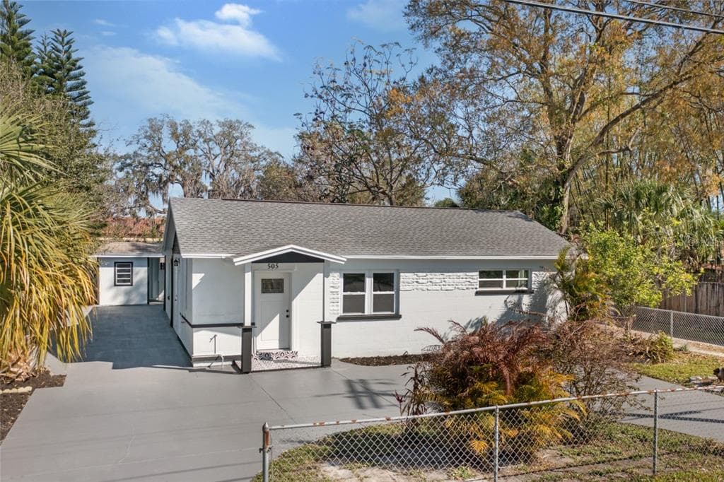 505 W HENRY AVENUE TAMPA, FL 33604