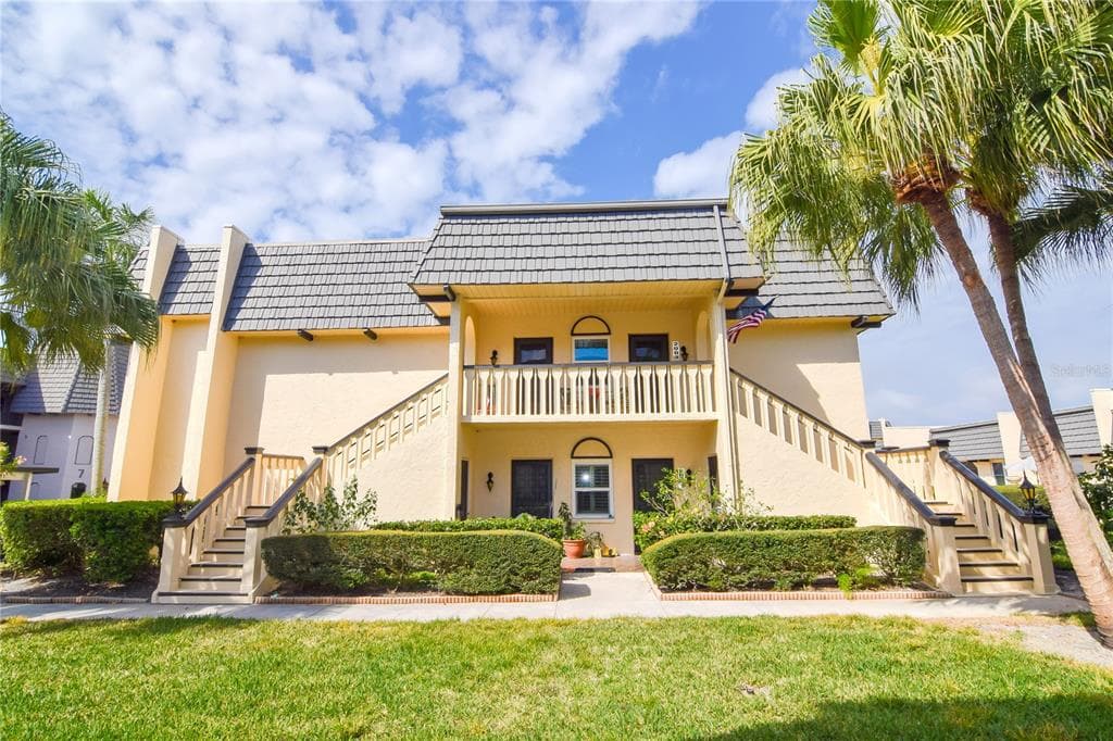 2003 CORDOVA GREENS LARGO, FL 33777