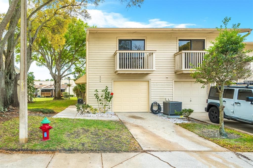 6438 93RD TERRACE N UNIT 606 PINELLAS PARK, FL 33782