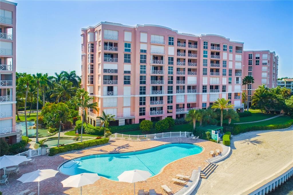 4961 BACOPA LANE S UNIT 801 ST PETERSBURG, FL 33715