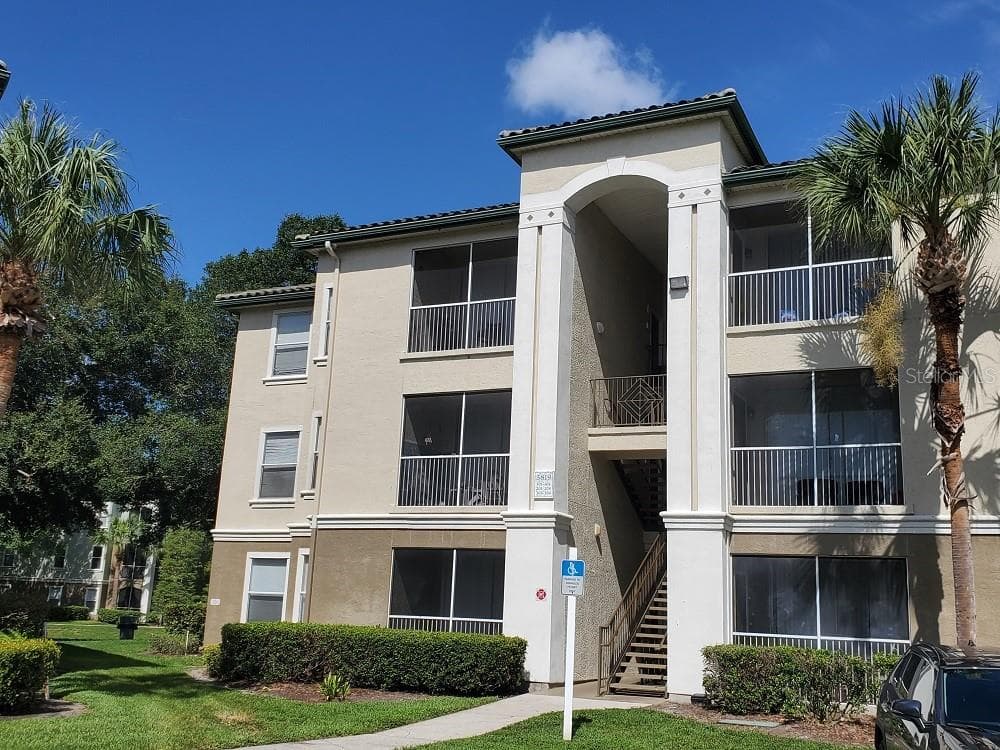 5819 LEGACY CRESCENT PLACE UNIT 304 RIVERVIEW, FL 33578