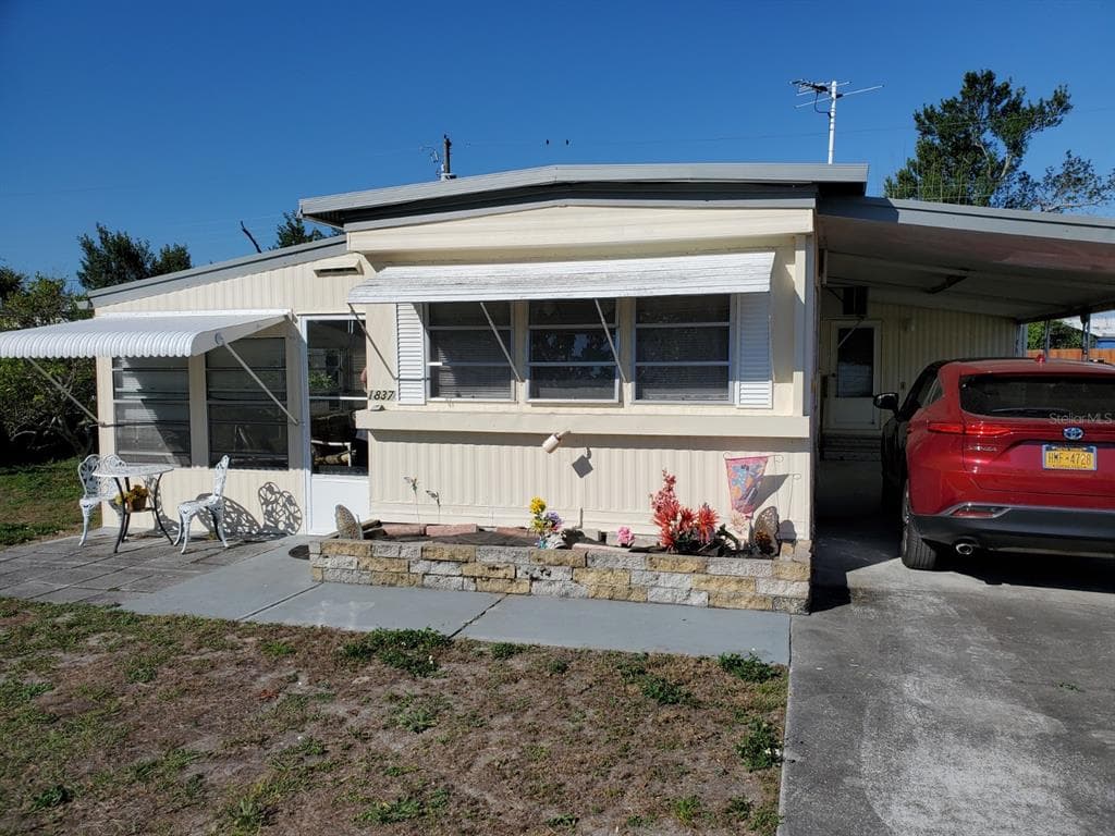 1837 LULLABY DRIVE HOLIDAY, FL 34691