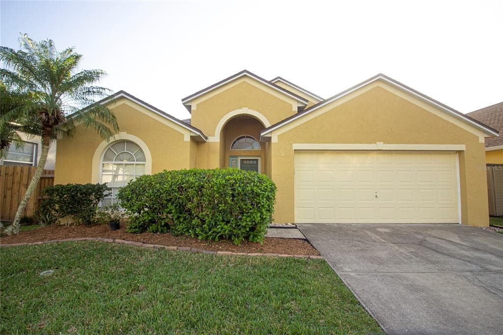 1229 E CRIMSON CLOVER LANE WESLEY CHAPEL, FL 33543