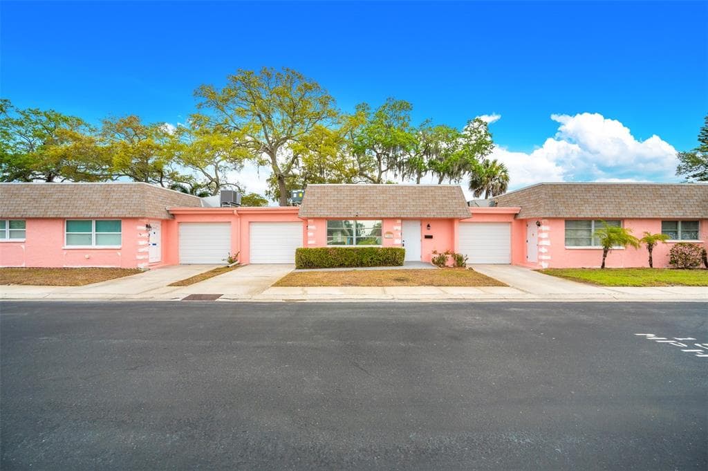 7045 LAFAYETTE N UNIT 15 PINELLAS PARK, FL 33781