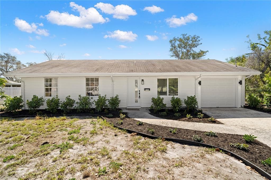1110 ASTURIA WAY S ST PETERSBURG, FL 33705
