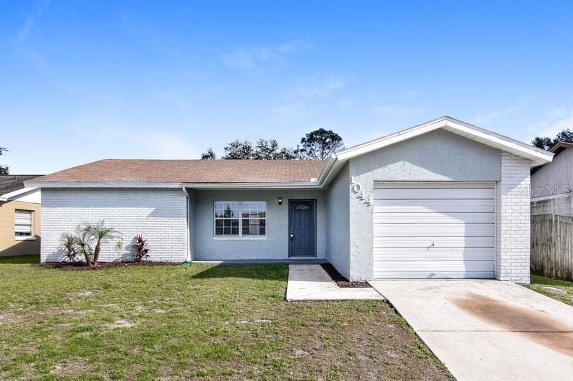 1044 AXLEWOOD CIRCLE BRANDON, FL 33511