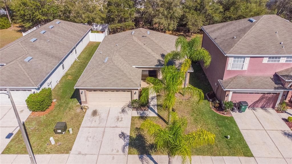 31037 STONE ARCH AVENUE WESLEY CHAPEL, FL 33545