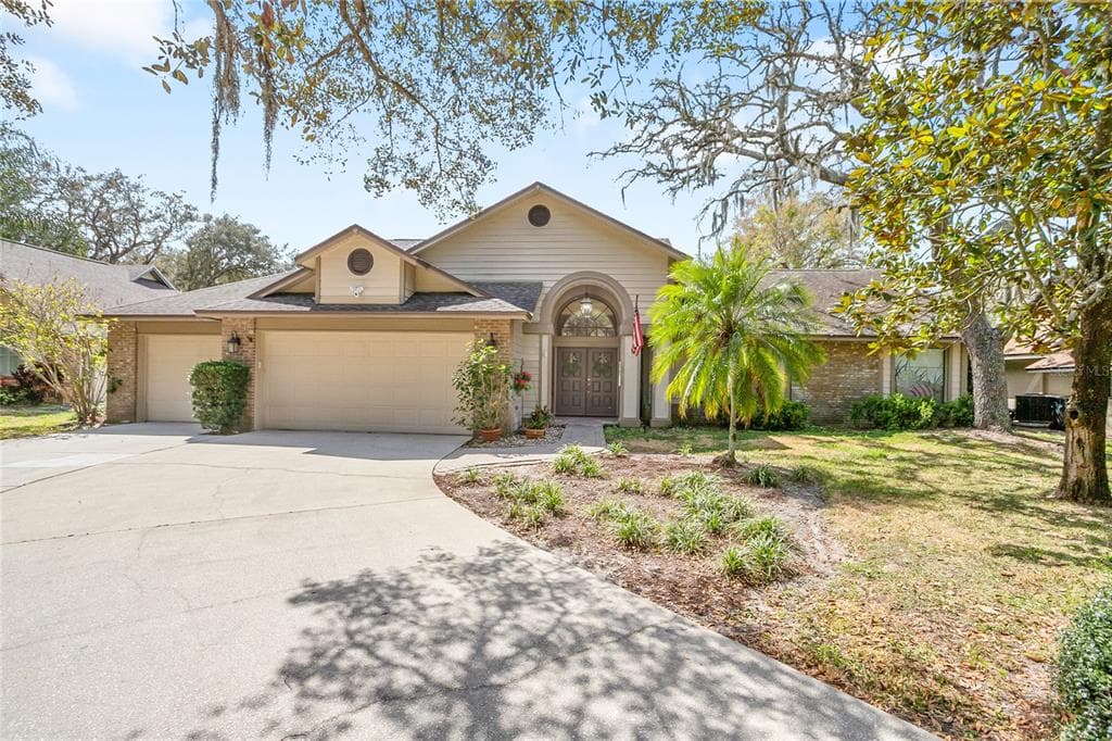 3904 RYALWOOD COURT VALRICO, FL 33596