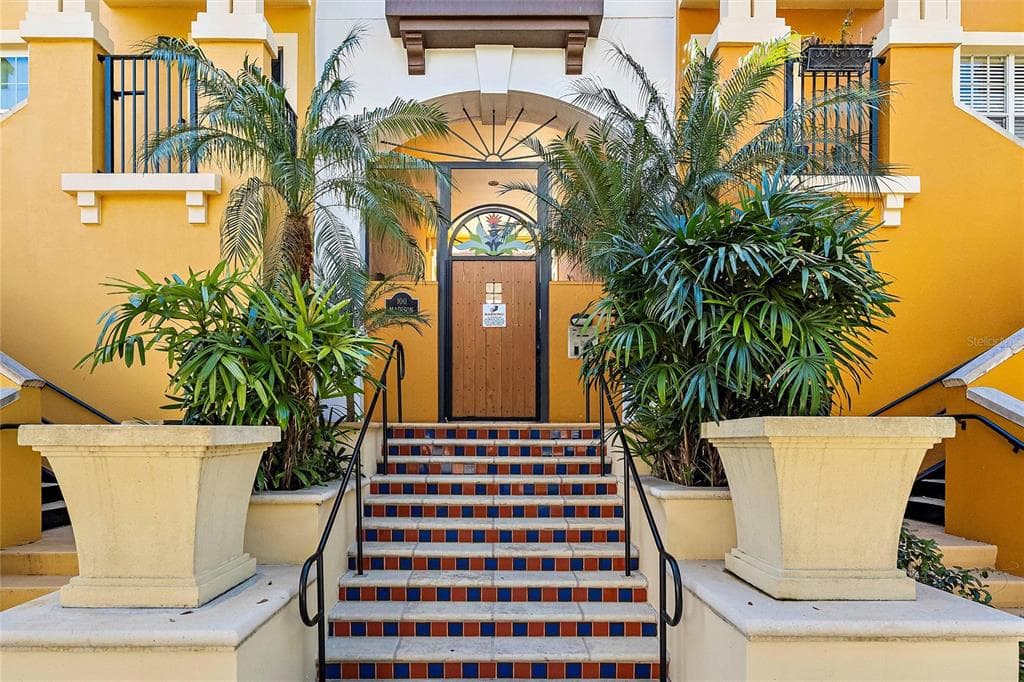 100 4TH AVENUE S UNIT 424