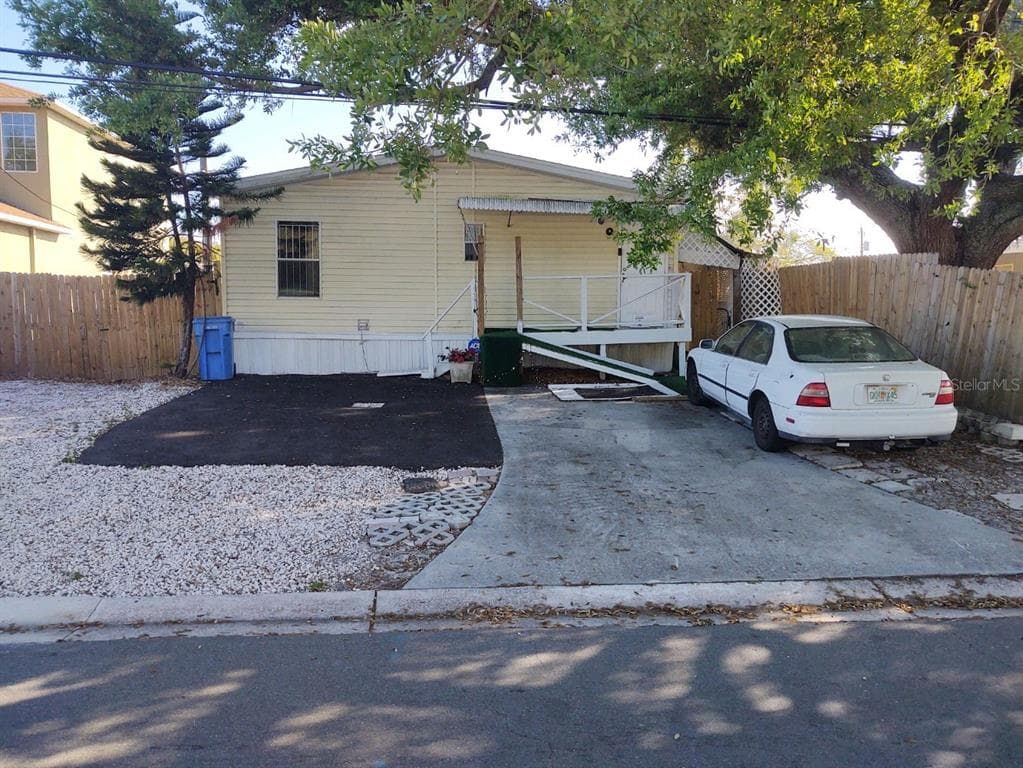 5819 MIDDLESEX DRIVE TAMPA, FL 33615