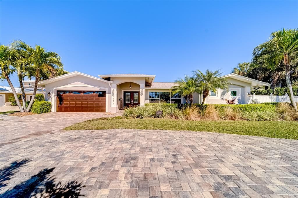 7901 10TH AVENUE S ST PETERSBURG, FL 33707