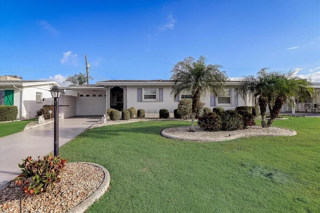 1009 BEACH BOULEVARD SUN CITY CENTER, FL 33573