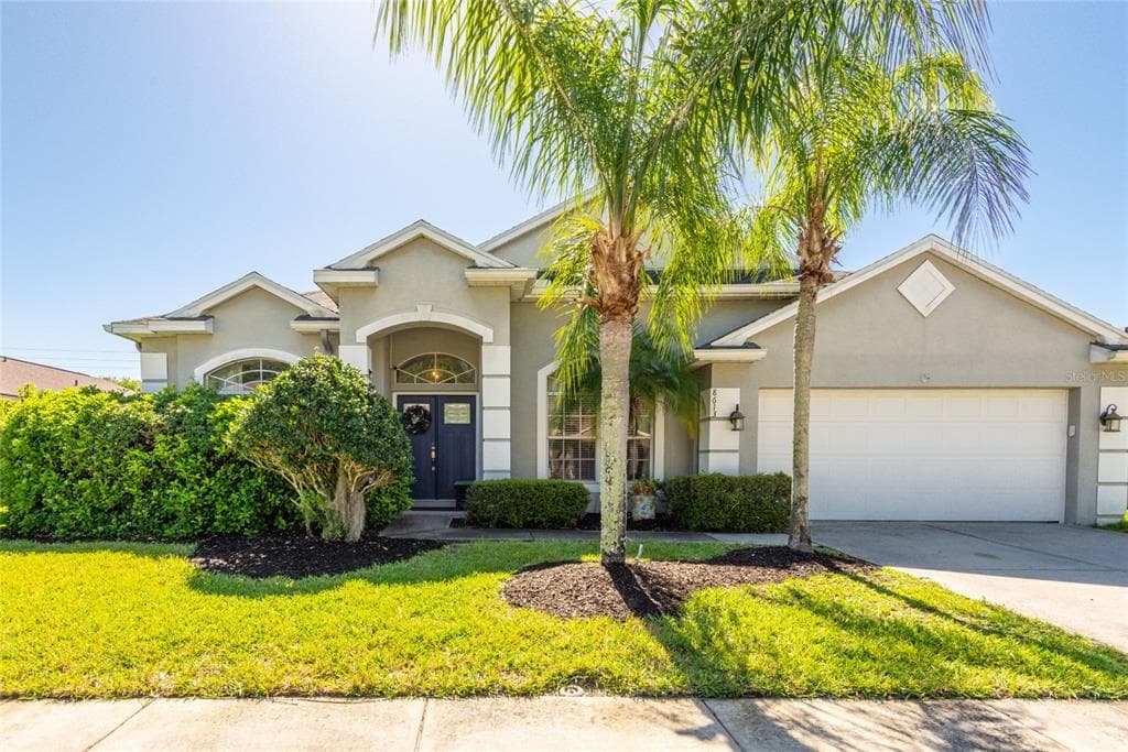 8613 BROOKWAY CIRCLE TAMPA, FL 33635