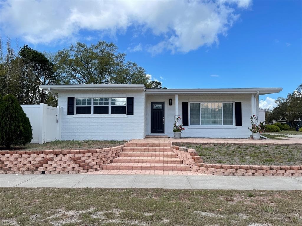 3902 W FIG STREET TAMPA, FL 33609