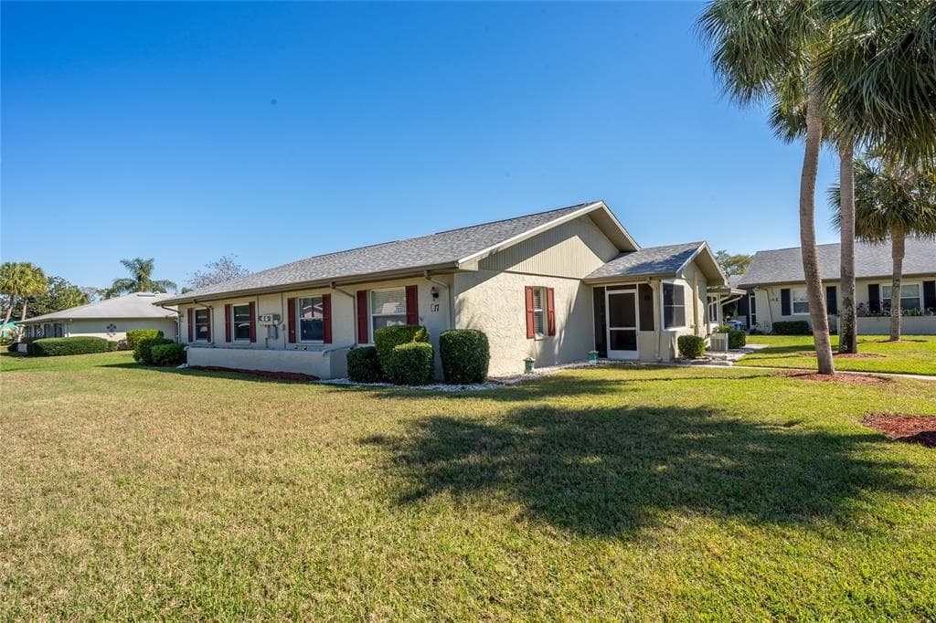 1905 CANTERBURY LANE UNIT 17 SUN CITY CENTER, FL 33573