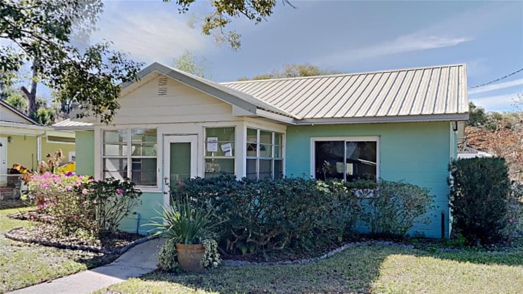 1207 N BARNES STREET PLANT CITY, FL 33563
