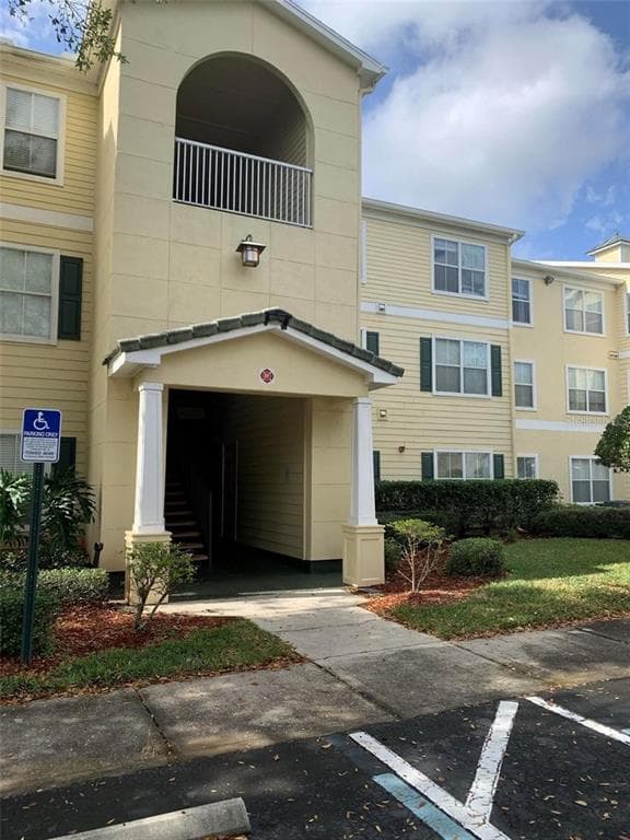 18535 BRIDLE CLUB DRIVE UNIT 18535 TAMPA, FL 33647