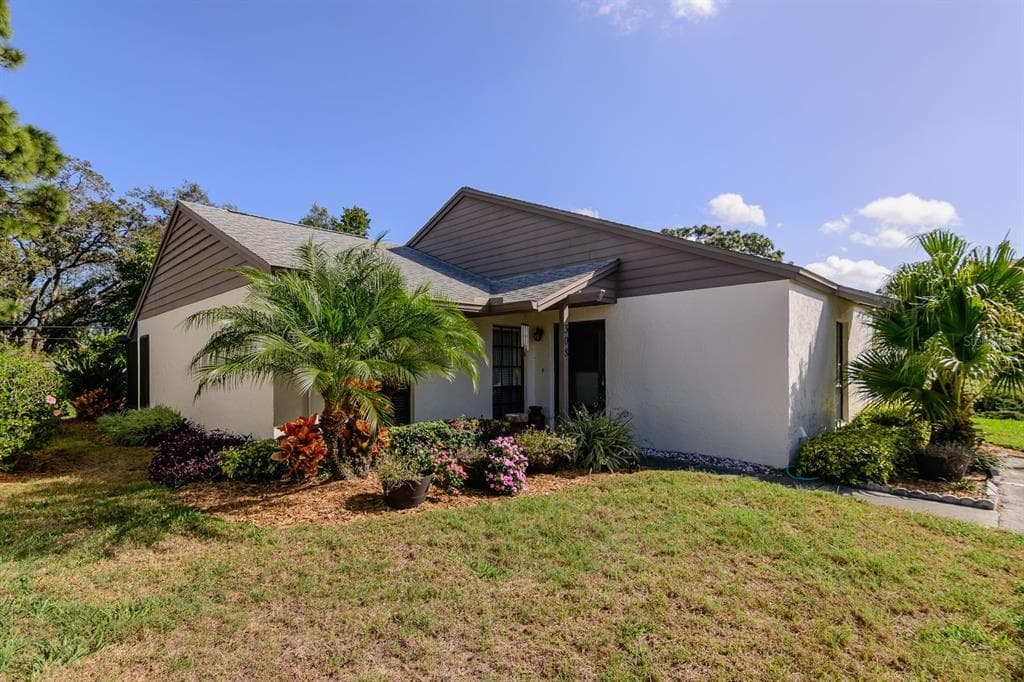 308 WINDRUSH LOOP UNIT 8 TARPON SPRINGS, FL 34689