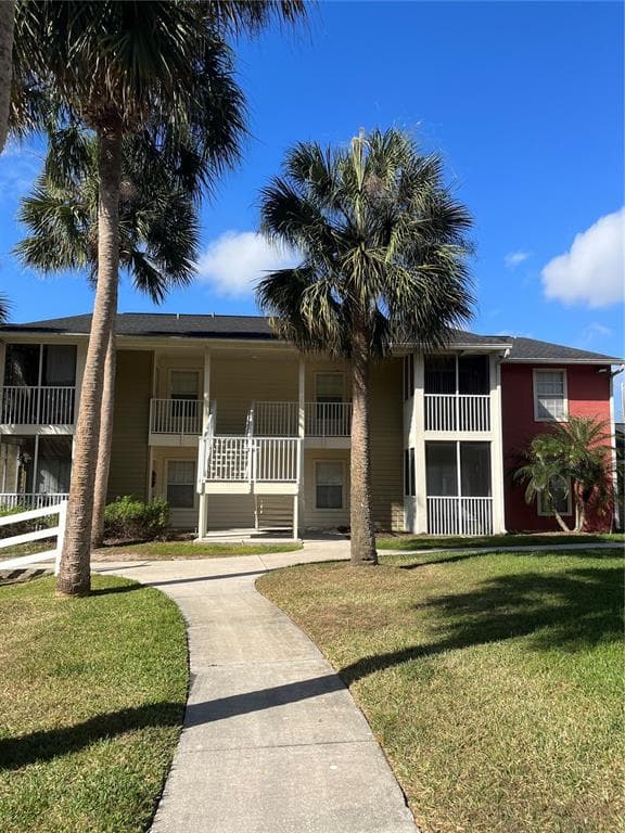 803 LAKE HAVEN SQUARE UNIT 208