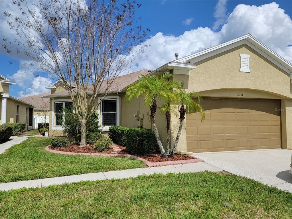 30454 LETTINGWELL CIRCLE WESLEY CHAPEL, FL 33543