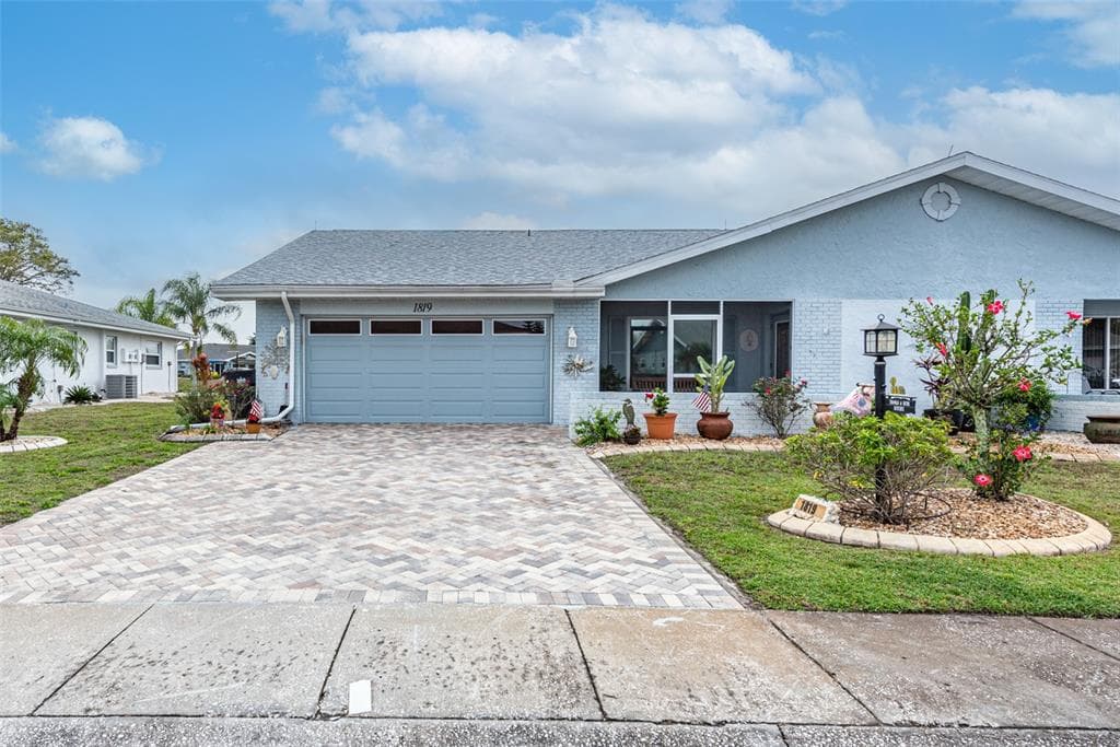 1819 COLUMBINE PLACE SUN CITY CENTER, FL 33573