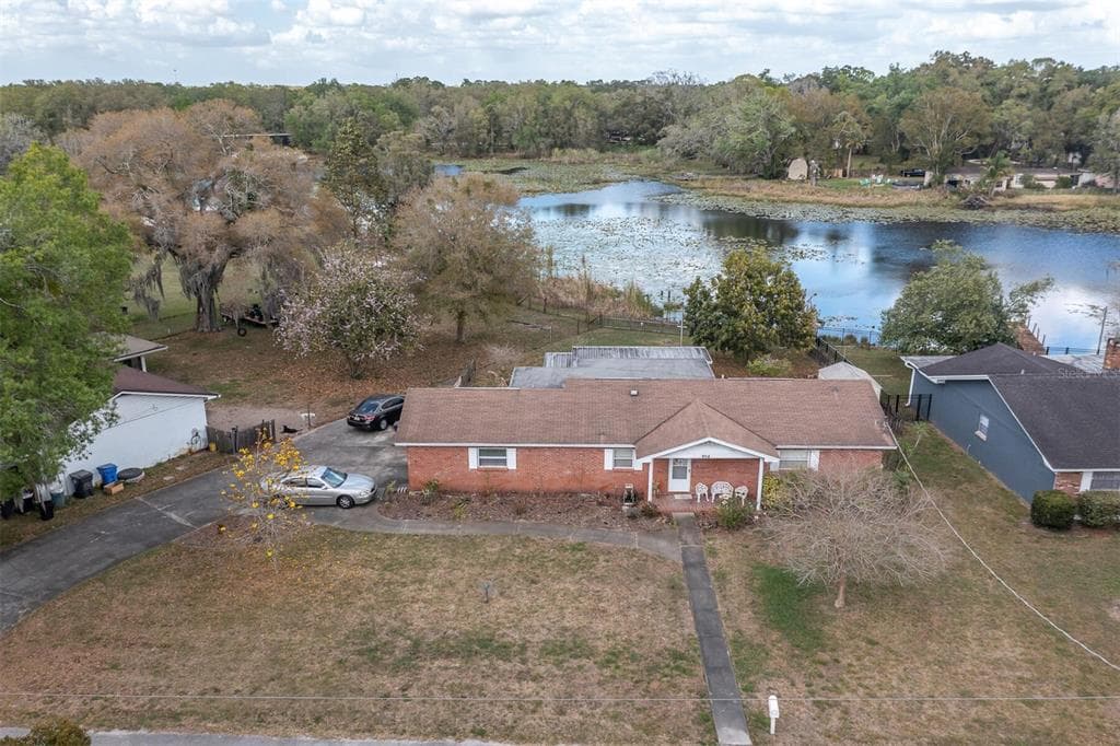 904 LINWOOD TERRACE LUTZ, FL 33549
