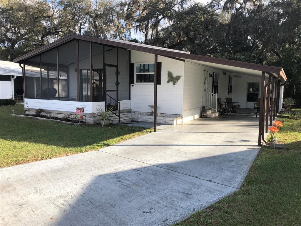 35904 BUENO DRIVE ZEPHYRHILLS, FL 33541