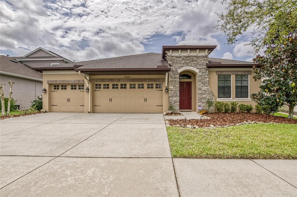 32544 SUMMERGLADE DRIVE WESLEY CHAPEL, FL 33545