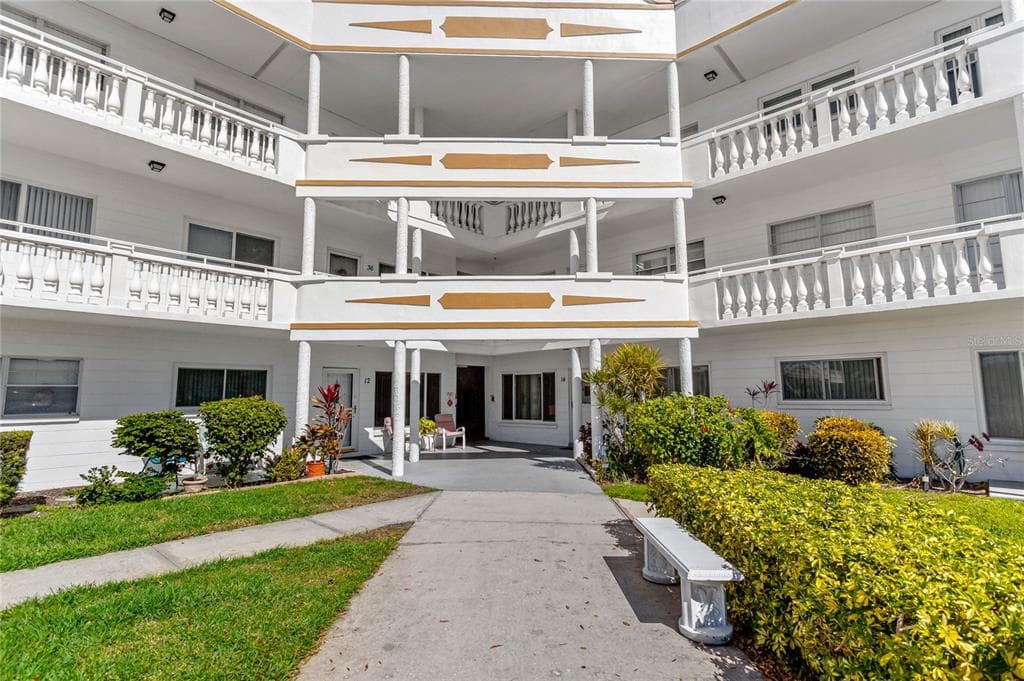 2428 COLUMBIA DRIVE UNIT 28 CLEARWATER, FL 33763