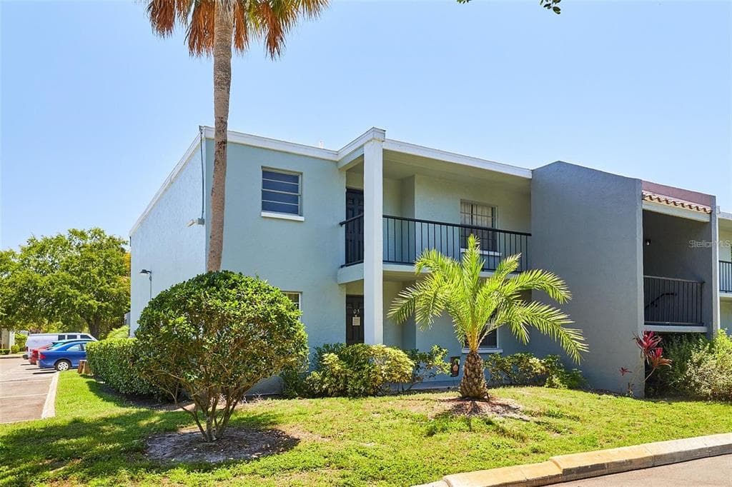 14421 AMERICANA CIRCLE UNIT 205 TAMPA, FL 33613
